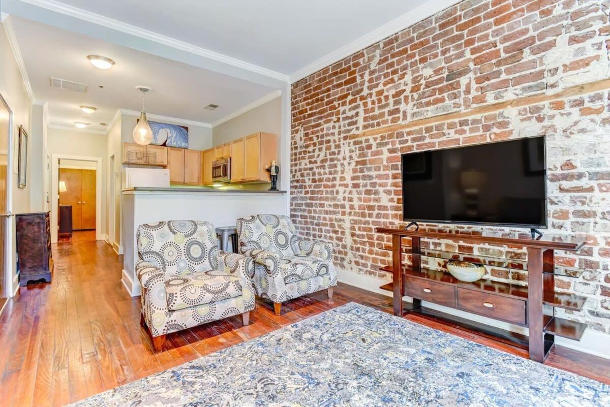 E Bay St Loft By City Market And River Street Savannah Exterior photo